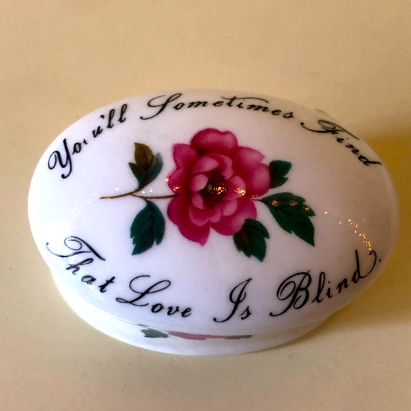 Vintage ROYAL ADDERLY Bone China floral Tiny Trinket Box - Picture 7 of 15